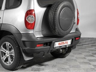 2015 Chevrolet Niva I Рестайлинг, серебристый, 490000 рублей, вид 2