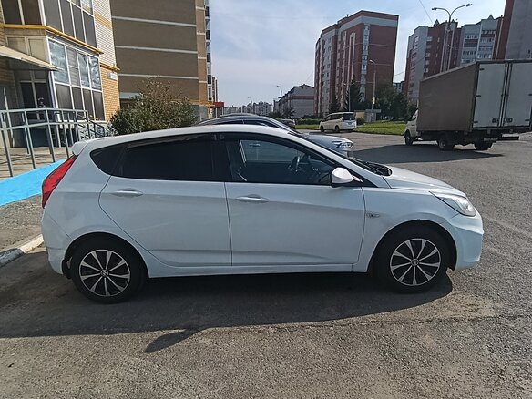 2013 Hyundai Solaris I, белый, 500000 рублей - вид 1