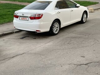 2015 Toyota Camry VII (XV50) Рестайлинг, белый, 1750000 рублей, вид 3