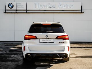 2021 BMW X5 M Competition III (F95), белый, 10000000 рублей, вид 4