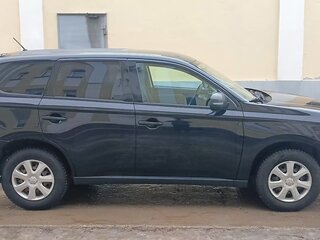 2013 Mitsubishi Outlander III, чёрный, 1500000 рублей, вид 2