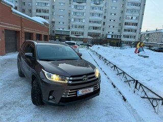 2017 Toyota Highlander III (XU50) Рестайлинг, коричневый, 4250000 рублей, вид 1