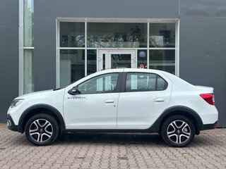 2022 Renault Logan Stepway II Рестайлинг, белый, 1239000 рублей, вид 5