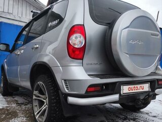 2015 Chevrolet Niva I Рестайлинг, серебристый, 750000 рублей, вид 2