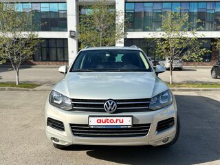 2011 Volkswagen Touareg II, серебристый, 2100000 рублей, вид 3