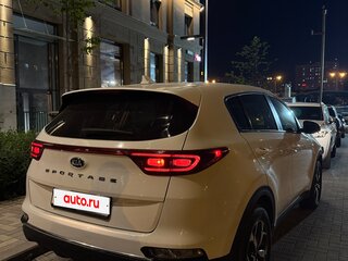 2019 Kia Sportage IV Рестайлинг, белый, 1800000 рублей, вид 5