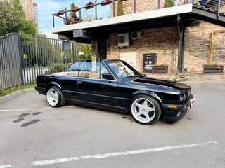 1992 BMW 3 серии 318i II (E30), чёрный, 2500000 рублей, вид 1