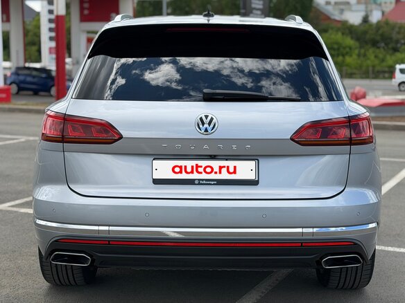 2019 Volkswagen Touareg III, серебристый, 3500000 рублей - вид 5