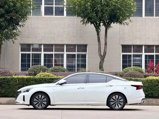 2022 Nissan Altima VI (L34) Рестайлинг, белый, 1732550 рублей, вид 4