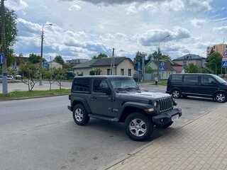 2019 Jeep Wrangler IV (JL), серый, 2650000 рублей, вид 2