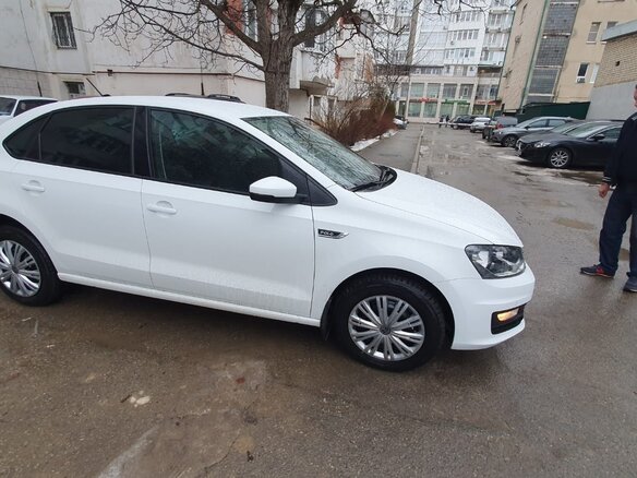 2019 Volkswagen Polo V Рестайлинг, белый, 1570000 рублей - вид 5