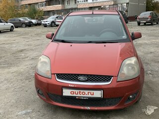2007 Ford Fiesta Mk5, красный, 410000 рублей, вид 3