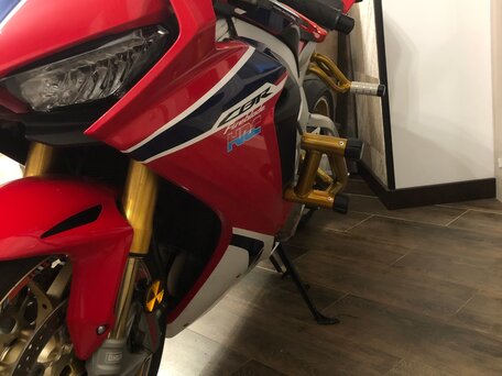 2017 Honda CBR 1000 RR/RA Fireblade, красный, 1450000 рублей, вид 3