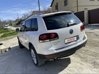 2008 Volkswagen Touareg I Рестайлинг, белый, 1500000 рублей, вид 5