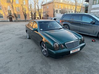 2000 Mercedes-Benz E-Класс 240 II (W210, S210) Рестайлинг, зелёный, 700000 рублей, вид 2