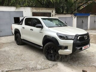 2020 Toyota Hilux VIII Рестайлинг 2, белый, 4680000 рублей, вид 2