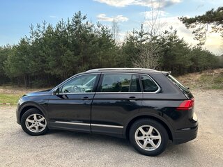 2017 Volkswagen Tiguan II, чёрный, 2047000 рублей, вид 3