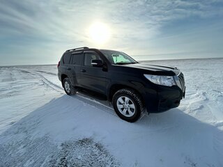 2020 Toyota Land Cruiser Prado 150 Series Рестайлинг 2, чёрный, 5050000 рублей, вид 5