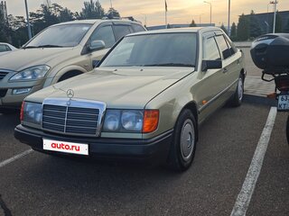 1992 Mercedes-Benz W124 200, зелёный, 330000 рублей, вид 1