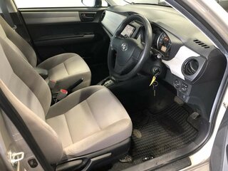 2014 Toyota Corolla Axio XI (E160, E170, E180), серебристый, 1200000 рублей, вид 4
