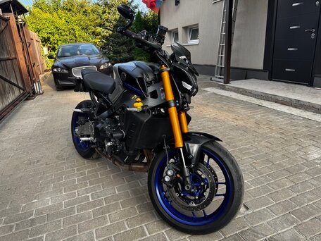 2021 Yamaha MT-09 (FZ-09), серый, 1200000 рублей, вид 3