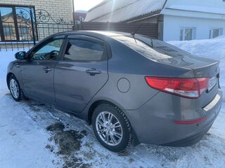 2015 Kia Rio III Рестайлинг, серый, 980000 рублей, вид 5