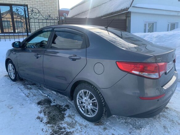 2015 Kia Rio III Рестайлинг, серый, 980000 рублей - вид 4