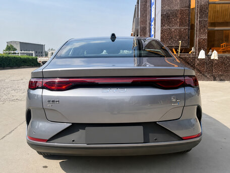 2025 BYD Qin L, серый, 1837000 рублей, вид 4