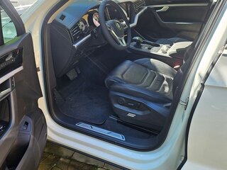 2020 Volkswagen Touareg III, белый, 4200000 рублей, вид 5