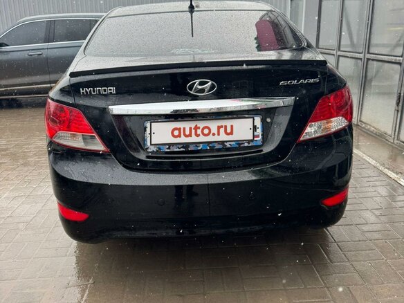 2012 Hyundai Solaris I, чёрный, 900000 рублей - вид 4
