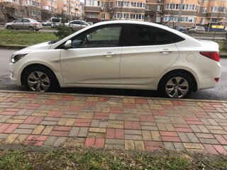 2015 Hyundai Solaris I Рестайлинг, белый, 1132000 рублей, вид 4