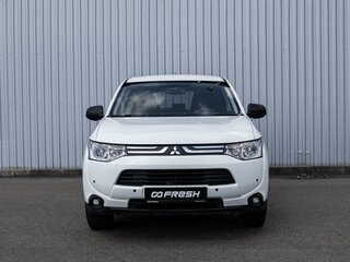 2013 Mitsubishi Outlander III, белый, 1289000 рублей, вид 3