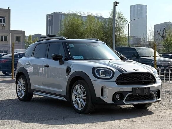 2022 Mini Countryman Cooper II Рестайлинг, белый, 1780000 рублей - вид 2