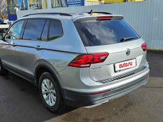 2019 Volkswagen Tiguan Allspace II, серебристый, 2300000 рублей, вид 4