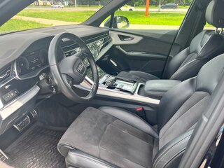2021 Audi Q7 45 TDI II (4M) Рестайлинг, чёрный, 7506920 рублей, вид 5