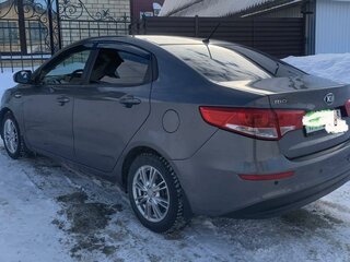 2015 Kia Rio III Рестайлинг, серый, 980000 рублей, вид 1