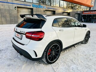 2017 Mercedes-Benz GLA AMG 45 AMG I (X156) Рестайлинг, белый, 4250000 рублей, вид 5