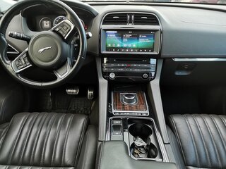 2018 Jaguar F-Pace I, красный, 3039419 рублей, вид 4