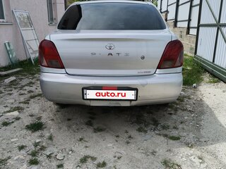 2001 Toyota Platz, серебристый, 380000 рублей, вид 2