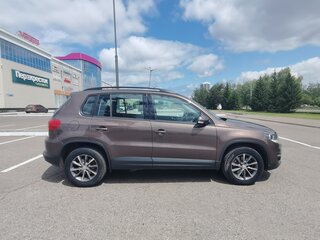 2016 Volkswagen Tiguan I Рестайлинг, коричневый, 1270000 рублей, вид 3
