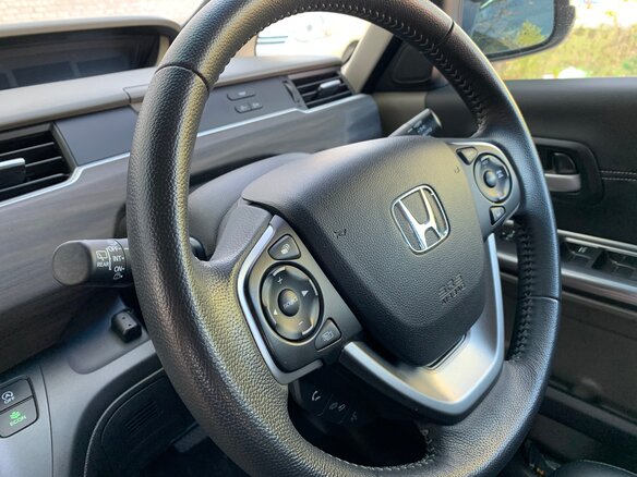 2017 Honda Freed II, белый, 2000000 рублей - вид 3