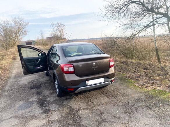 2019 Renault Logan Stepway II Рестайлинг, коричневый, 1250000 рублей - вид 1