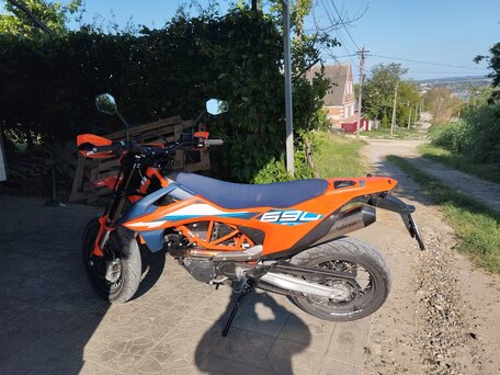2024 KTM 690 SMC R, оранжевый, 1500000 рублей, вид 2