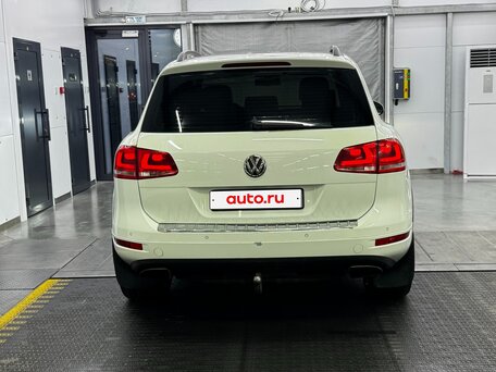 2014 Volkswagen Touareg II, белый, 1390000 рублей, вид 5