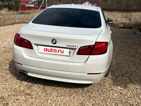 2013 BMW 5 серии 520i VI (F10/F11/F07), белый, 2000000 рублей - вид 7
