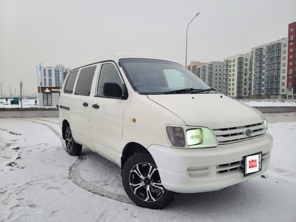1997 Toyota Town Ace III, белый, 535000 рублей - вид 1