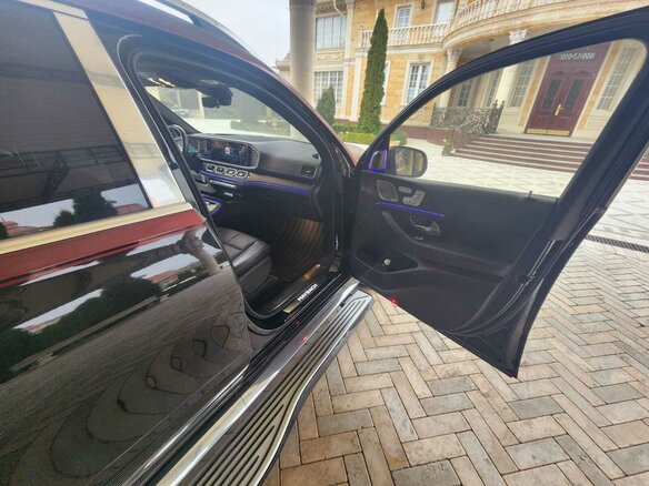 2021 Mercedes-Benz Maybach GLS 600 I, чёрный, 18762000 рублей - вид 10