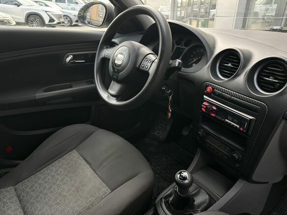 2008 SEAT Ibiza III Рестайлинг, белый, 270000 рублей - вид 12