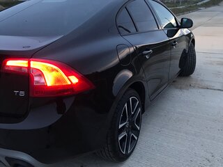 2018 Volvo S60 II Рестайлинг, чёрный, 1908000 рублей, вид 3