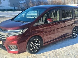 2021 Honda Stepwgn Spada V Рестайлинг, красный, 3100000 рублей, вид 4